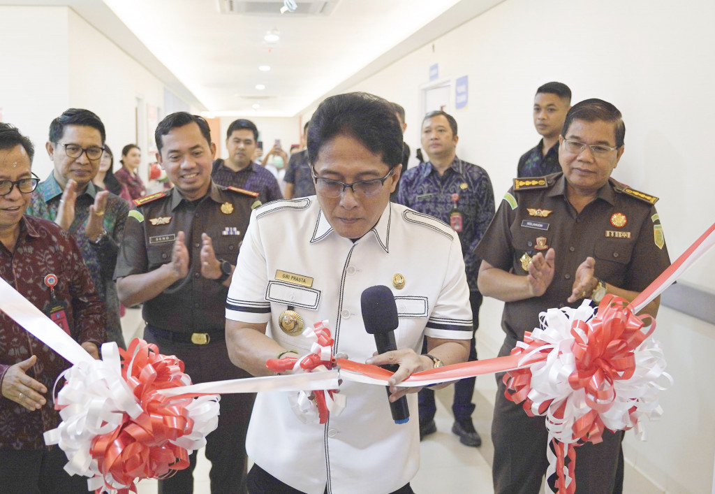 Bupati Nyoman Giri Prasta Resmikan Layanan IPWL RSD Mangusada